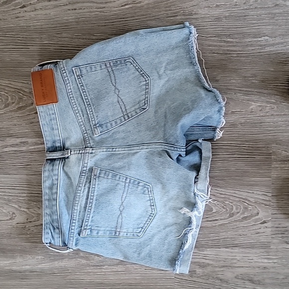 NWOT Lucky Brand Boyfriend Short, Distressed, Size 4/27 - Picture 5 of 6